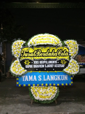 Papan Bunga Duka di Apalapsili